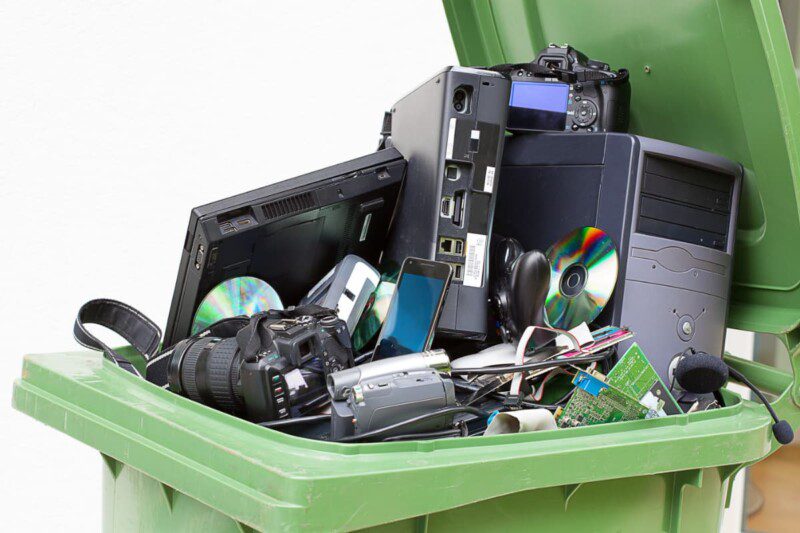 How to Efficiently Dispose of Old Office Equipment?