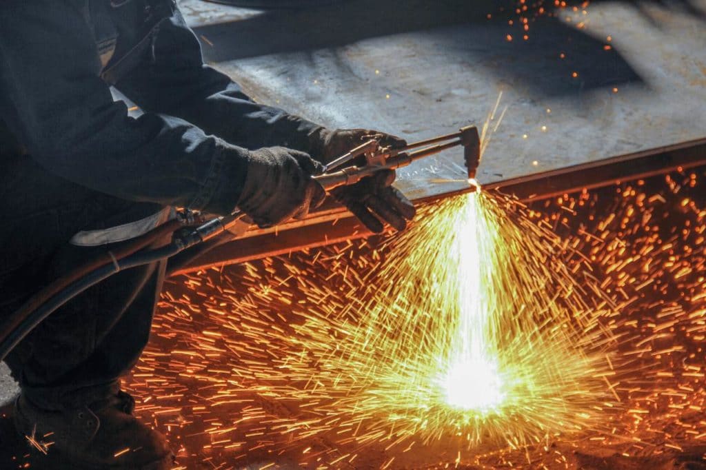 Understanding OxyFuel Cutting And Its Process Technology